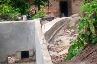 Guinean teacher builds a dam to power up his entire village